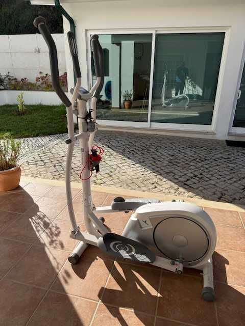 Elíptica Domyos com pouco uso