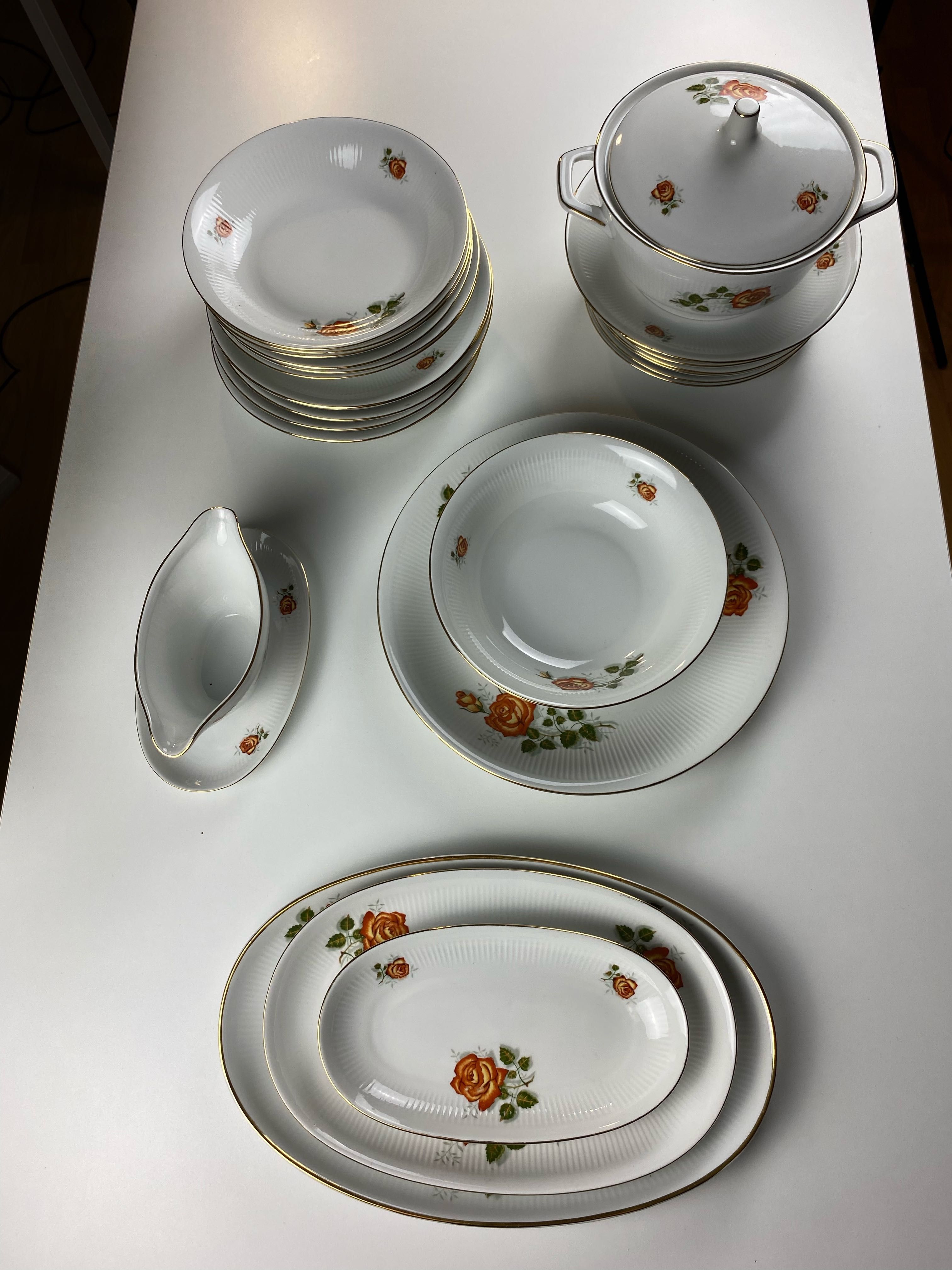 Porcelana Wałbrzych- zestaw obiadowy dla 6 osób