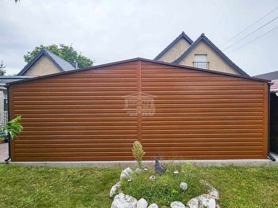 Garaż blaszany 7x6 Brama - drzwi złoty dąb  Dach rynny GP598