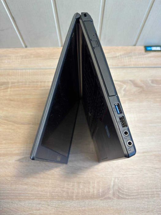 Ноутбук Fujitsu LifeBook E736 | I5-6300U | DDR4  0Gb на запчастини