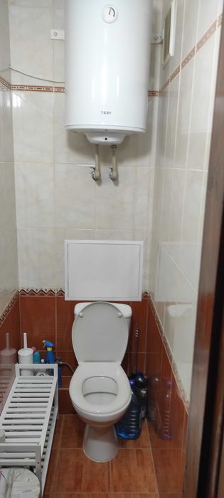 Продам двокімнатну квартиру в  екологічно чистому районі .