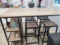 Mesa de refeição com 4 bancos