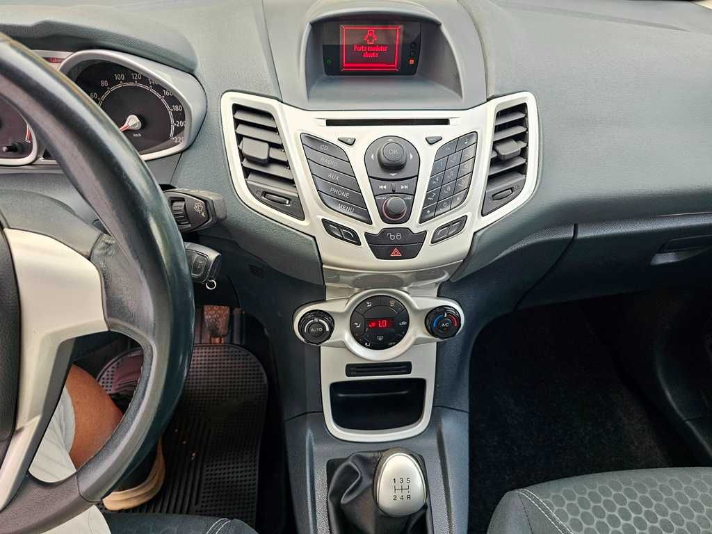 Ford Fiesta 1.25i 80Cv Titanium 09/2011