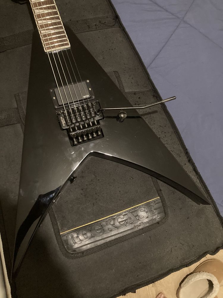 Guitarra jackson V