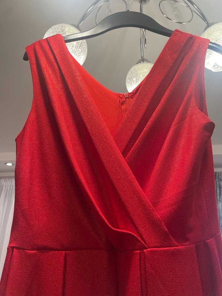 sukienka czerwona brokatowa
