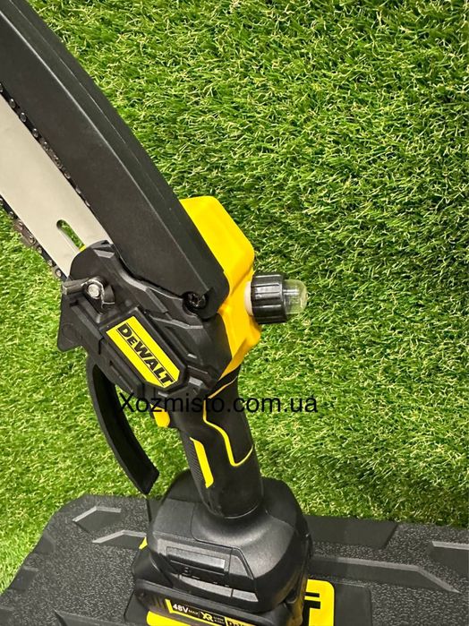 Акумуляторна безщіткова міні-пила DeWalt DCM195HN (48В 6Аh шина 20 см)