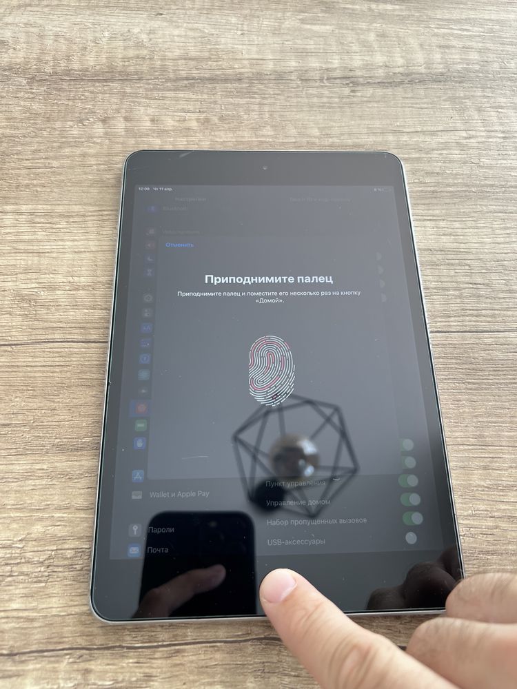 iPad mini 4 128gb Wi Fi идеальное состояние батарея 100%