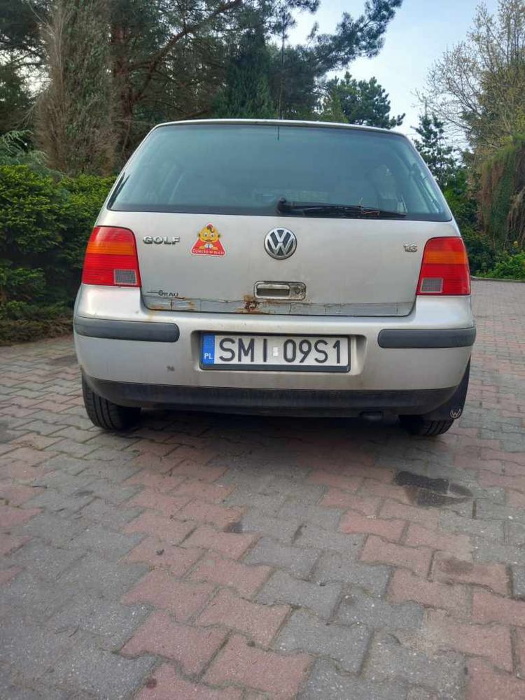 Golf IV benzyna 1.6