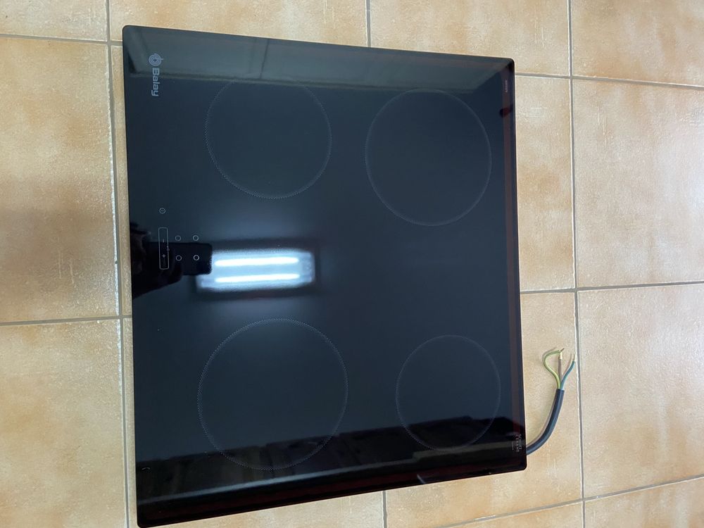 Vendo placa vitrocerâmica Balay com fatura e ainda com garantia