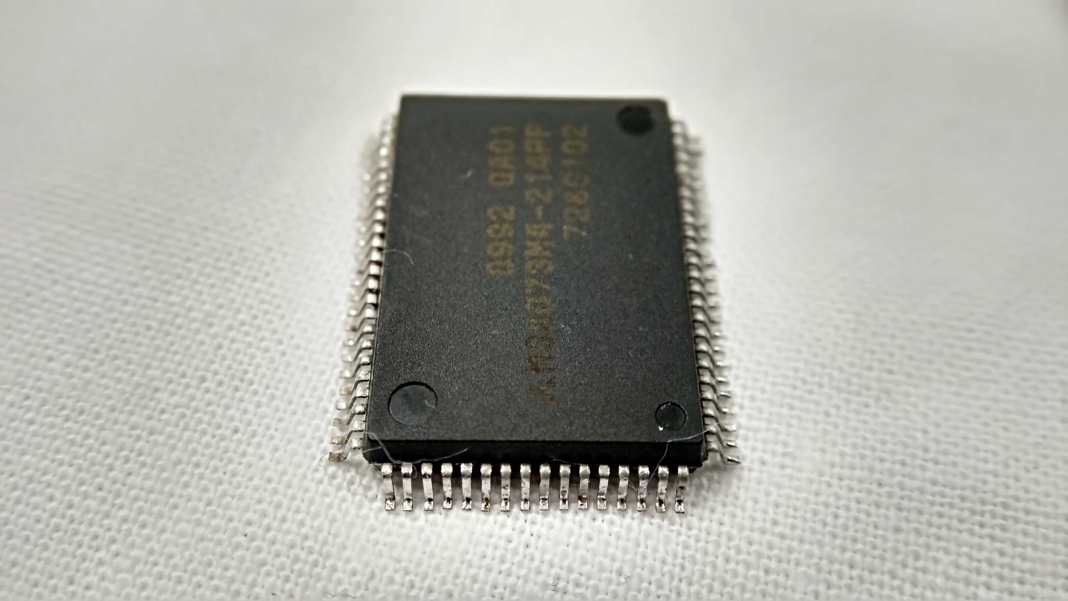 Мікросхема 0992 GA01 M38073M4-214FP 728C102