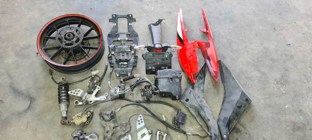 Części YAMAHA YZF 125! Silnik Set Plastik Boczek Moduł Hamulec Kartery