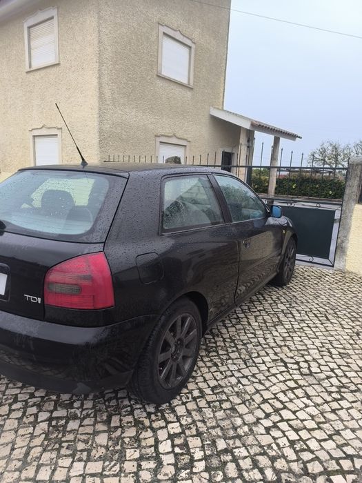 Vendo Audi A3 90cv
Carro conta com 340mil  km
Carro não precisa de nad