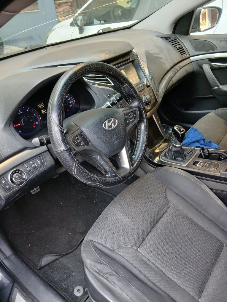 Vendo urgente motivo de viajem iunday I40 2016 gasoleo