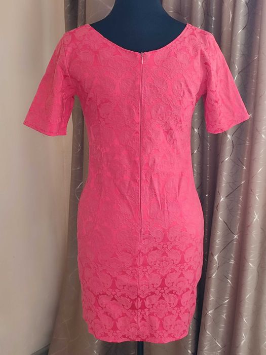 Сукня у гарному стані, розмір 44