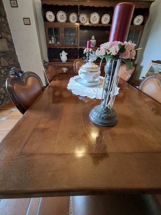 Mobília completa de sala de jantar como nova