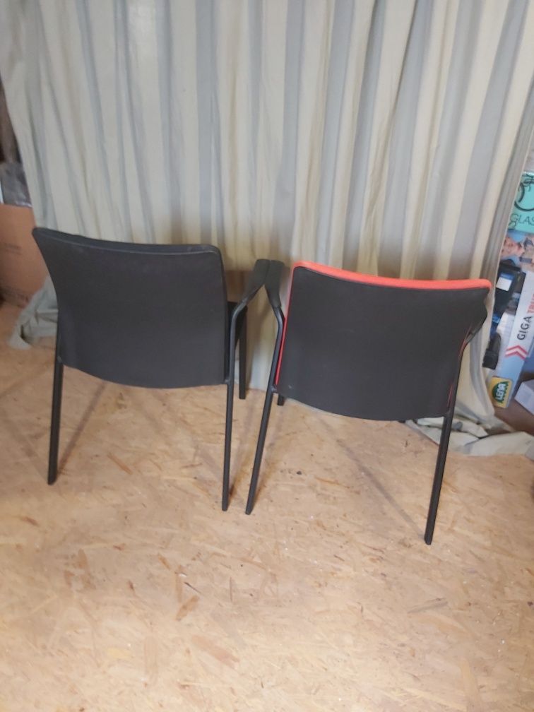 Krzesła fotele czerwone i czarne wygodne