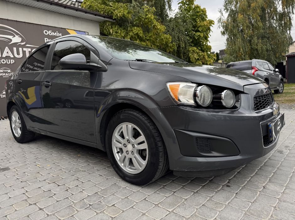Продам авто chevrolet sonic 2013 США(Авео)