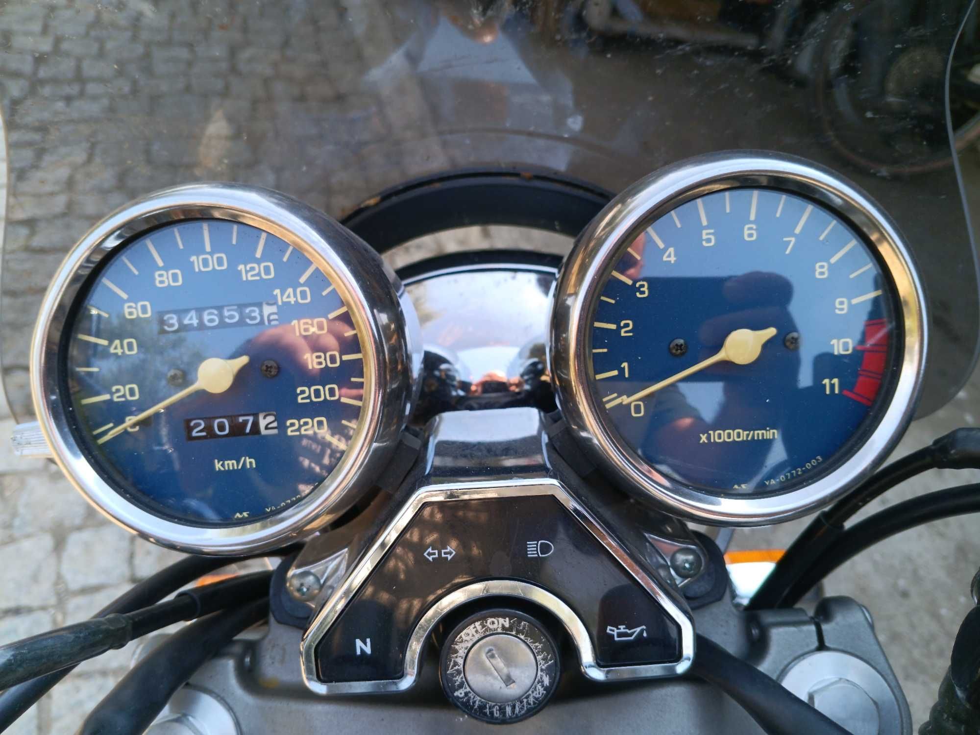 Moto Yamaha XJ600N