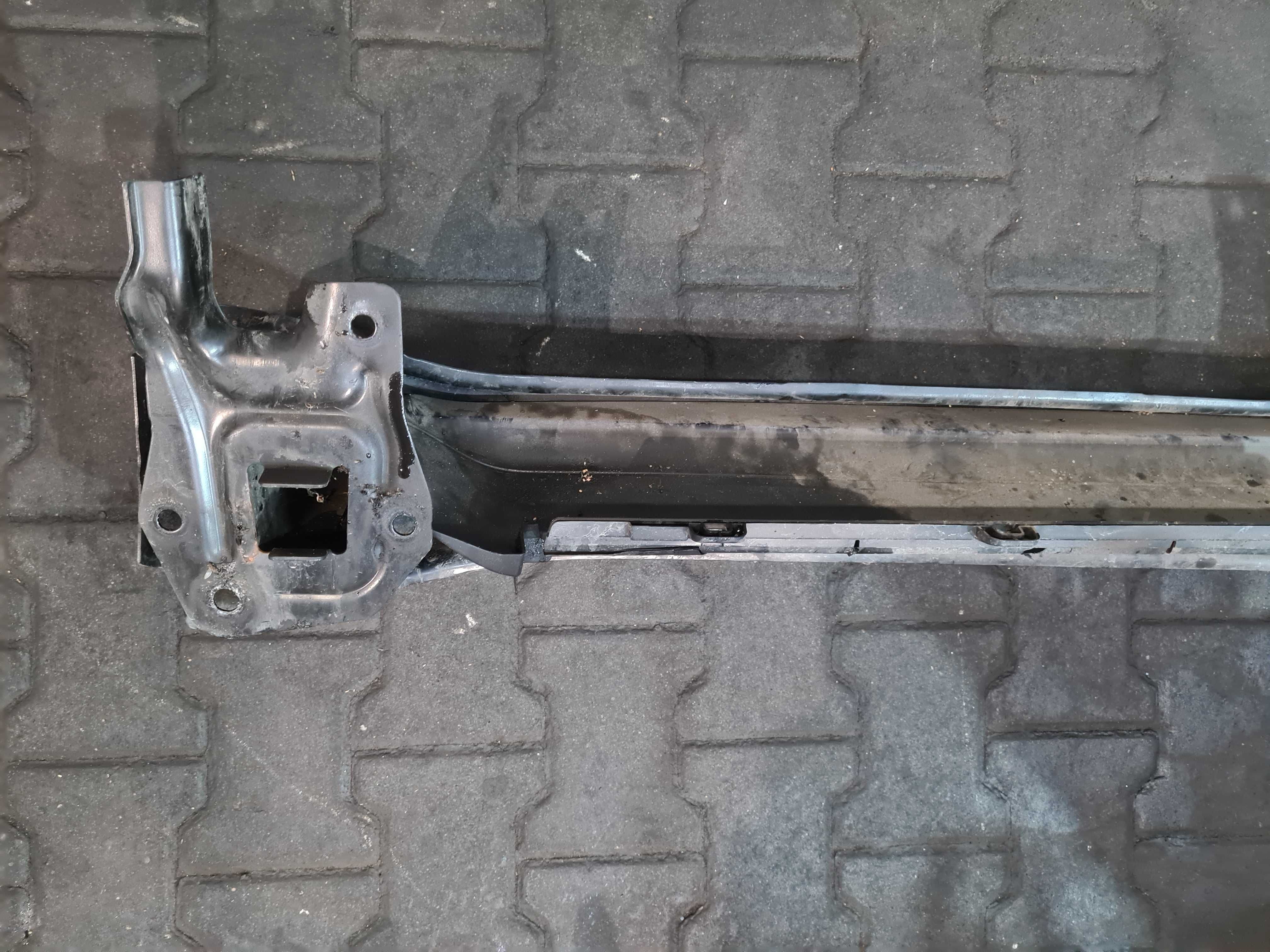 VW T5 2.5 belka wzmocnienie zderzaka przód
