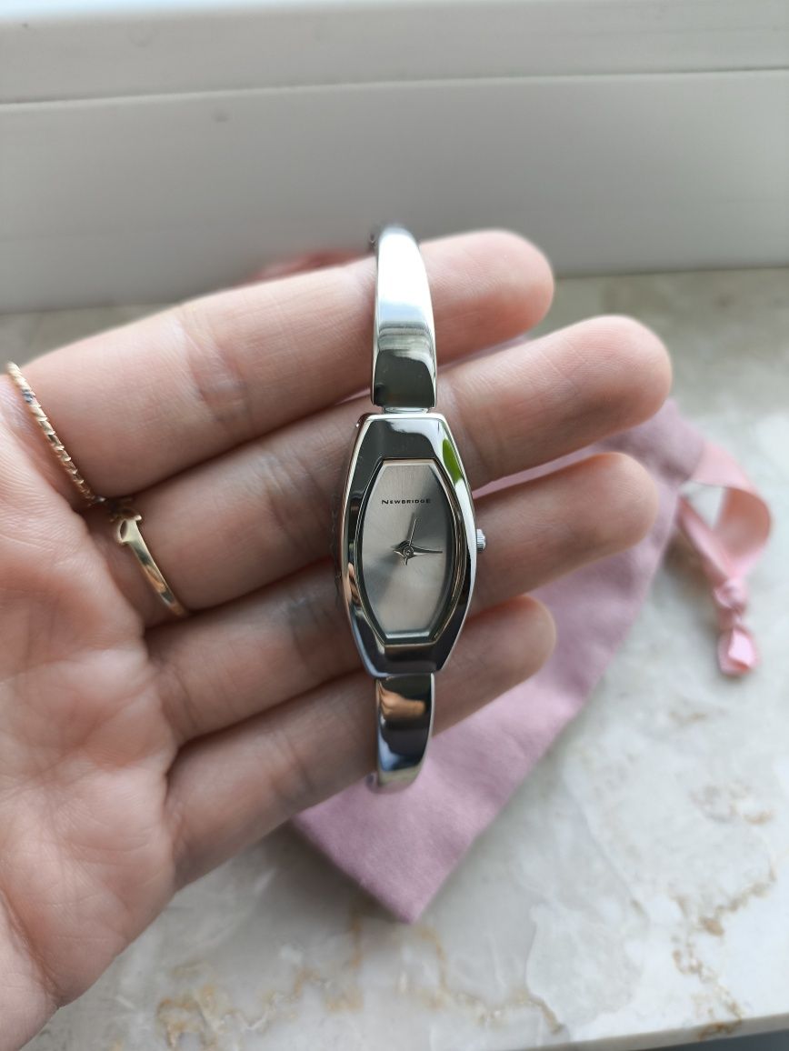 Elegancki zegarek srebrny zegarek minimalistyczny na bransolecie nowy