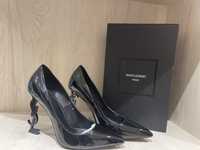 Чорні лаковані туфлі Yves Saint Laurent