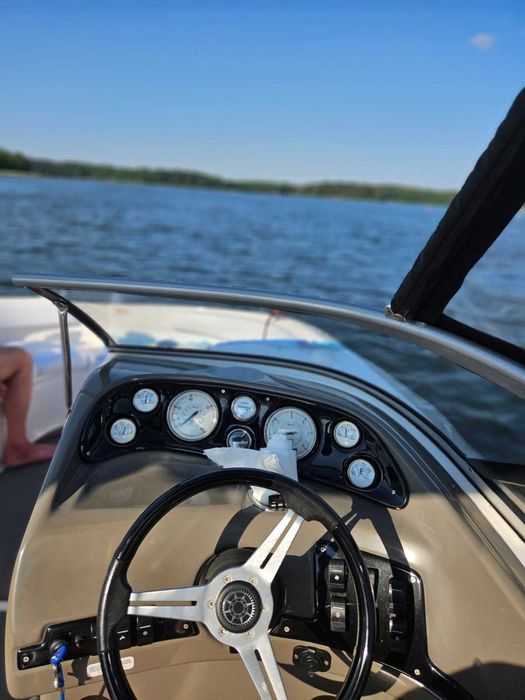 Łódź motorowa REGAL 2000 z przyczepą