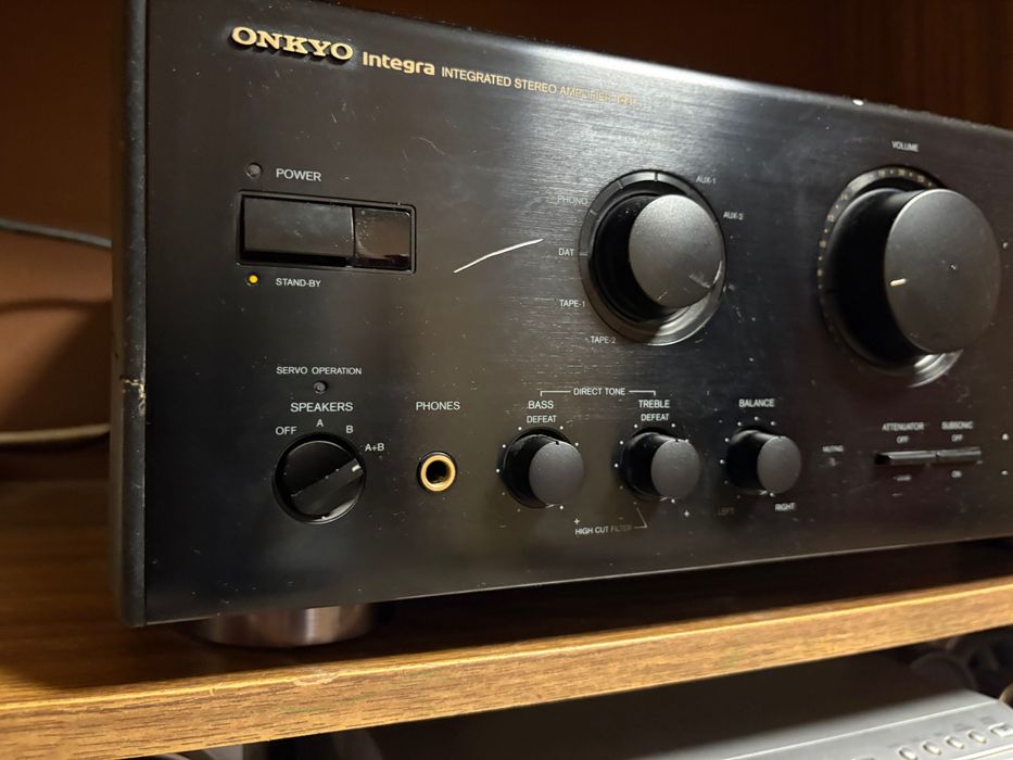 Інтегрований стереопідсилювач Onkyo Integra R1 А-8850