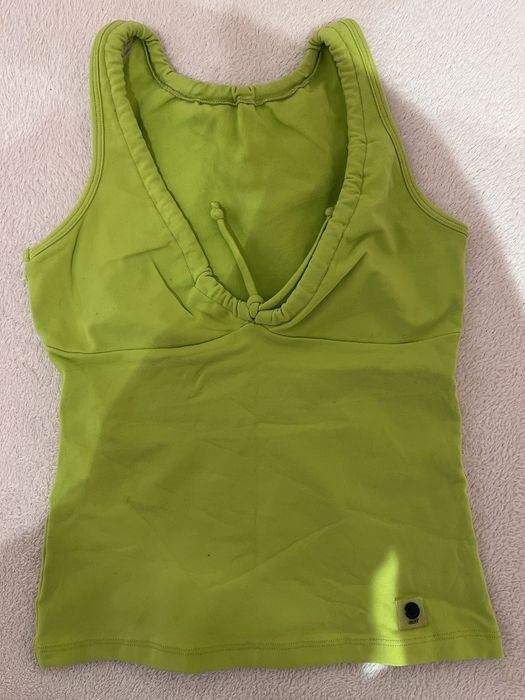 Tops desportivos