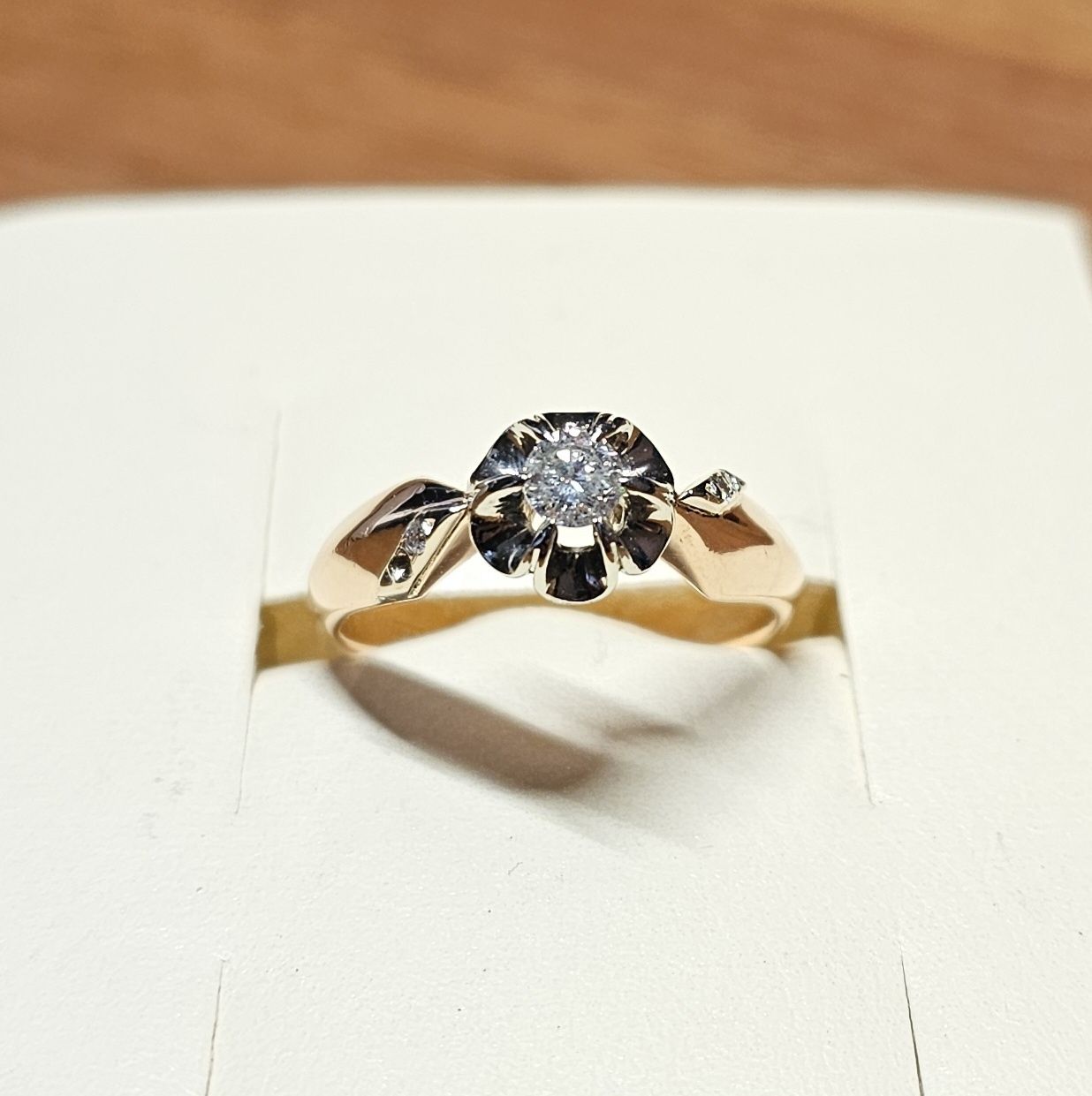 Золотий перстень, кольцо, каблучка, 583проба СССР, діаманти.