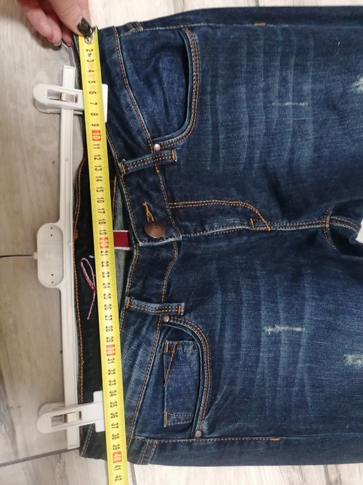 Jeansy Esprit z przetarciami