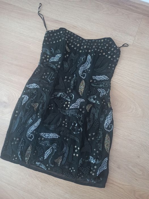 Czarna sukienka z gorsetem pod biust zdobieniami • Wieczorowa • Glamo