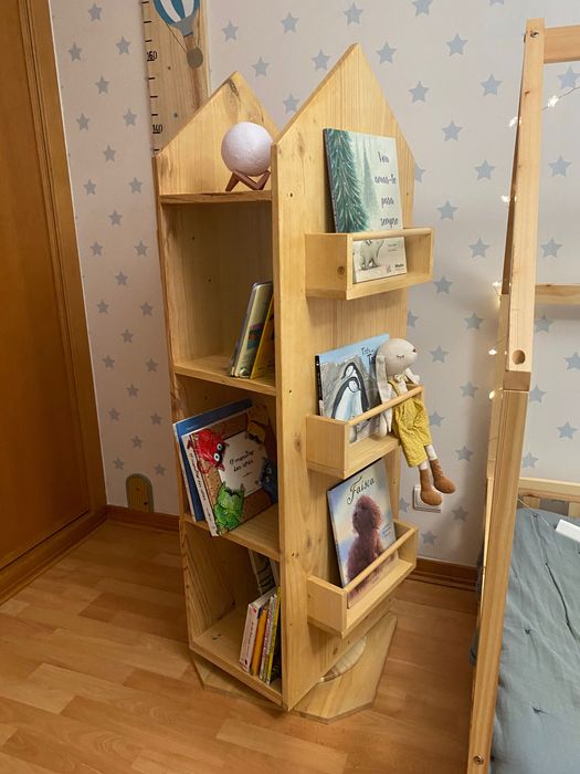 Estante de livros montessori rotativa