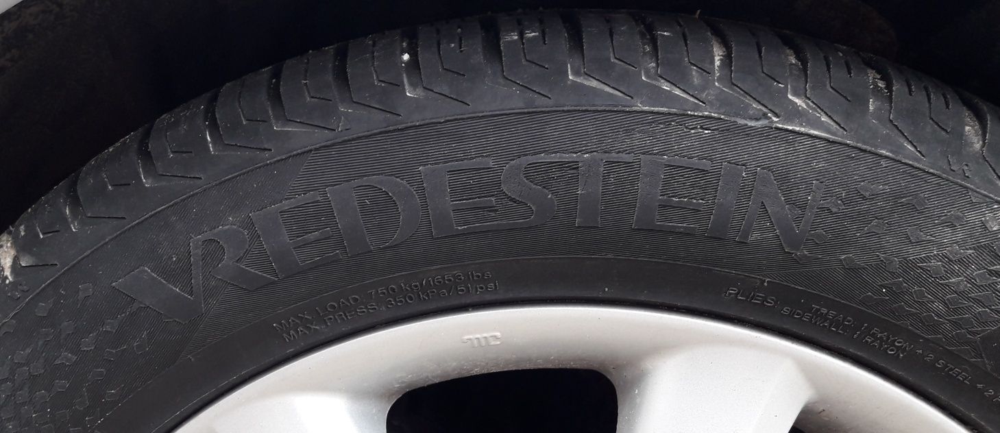 Продам 4 шины 225/55 R18 Цена за комплект !!