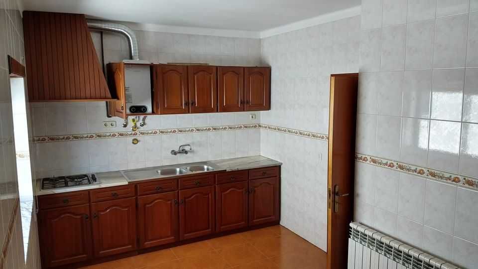 Arrendamento de apartamento T3 com 100m2