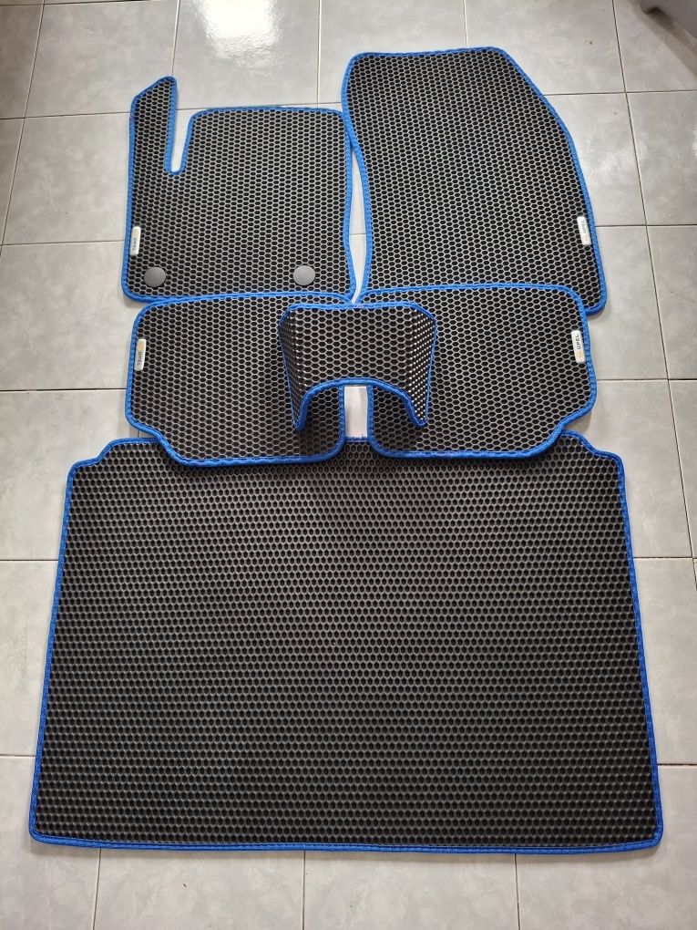 Tapetes de carro, várias marcas