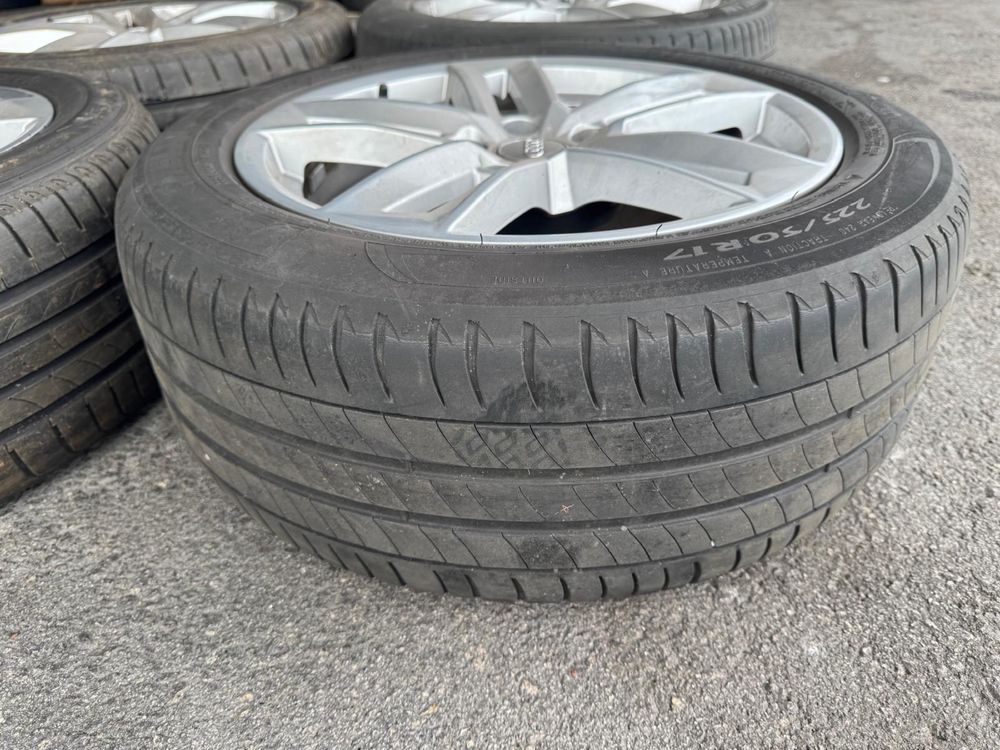 Vendo jantes 17 audi originais c/pneus