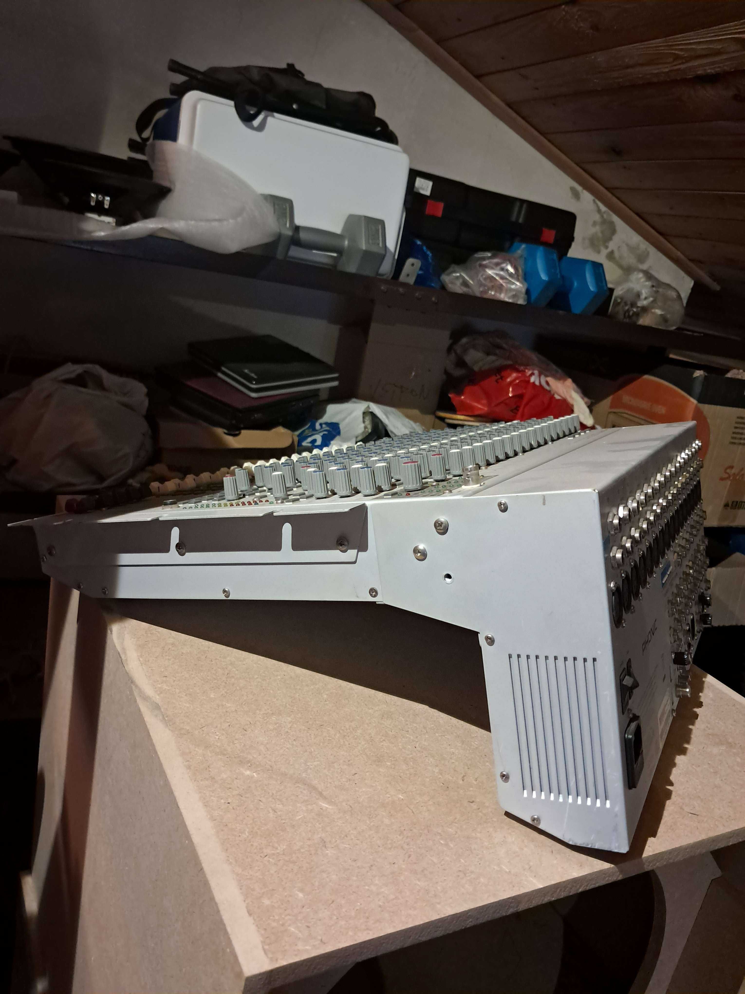 Mikser analogowy - Phonic Helix Board 24 MKII Firewire