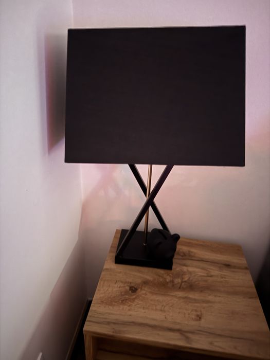 Lampka nocna czarna