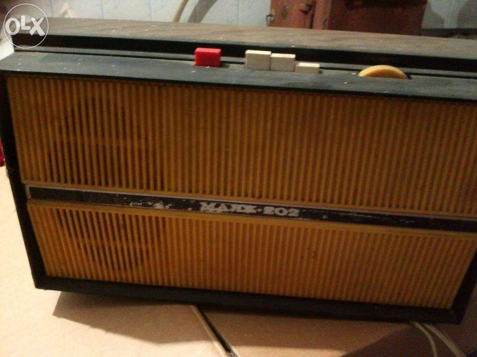 Продам раритетный  радиоприемник "МАЯК-202"
