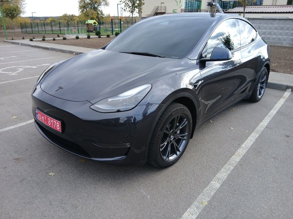 Продам Tesla model Y