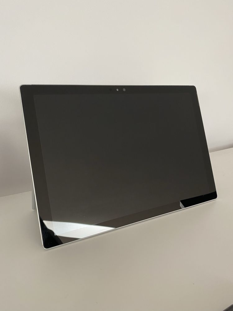 Microsoft Surface Pro 4 128GB 4GB RAM Intel i5 Bardzo dobry stan