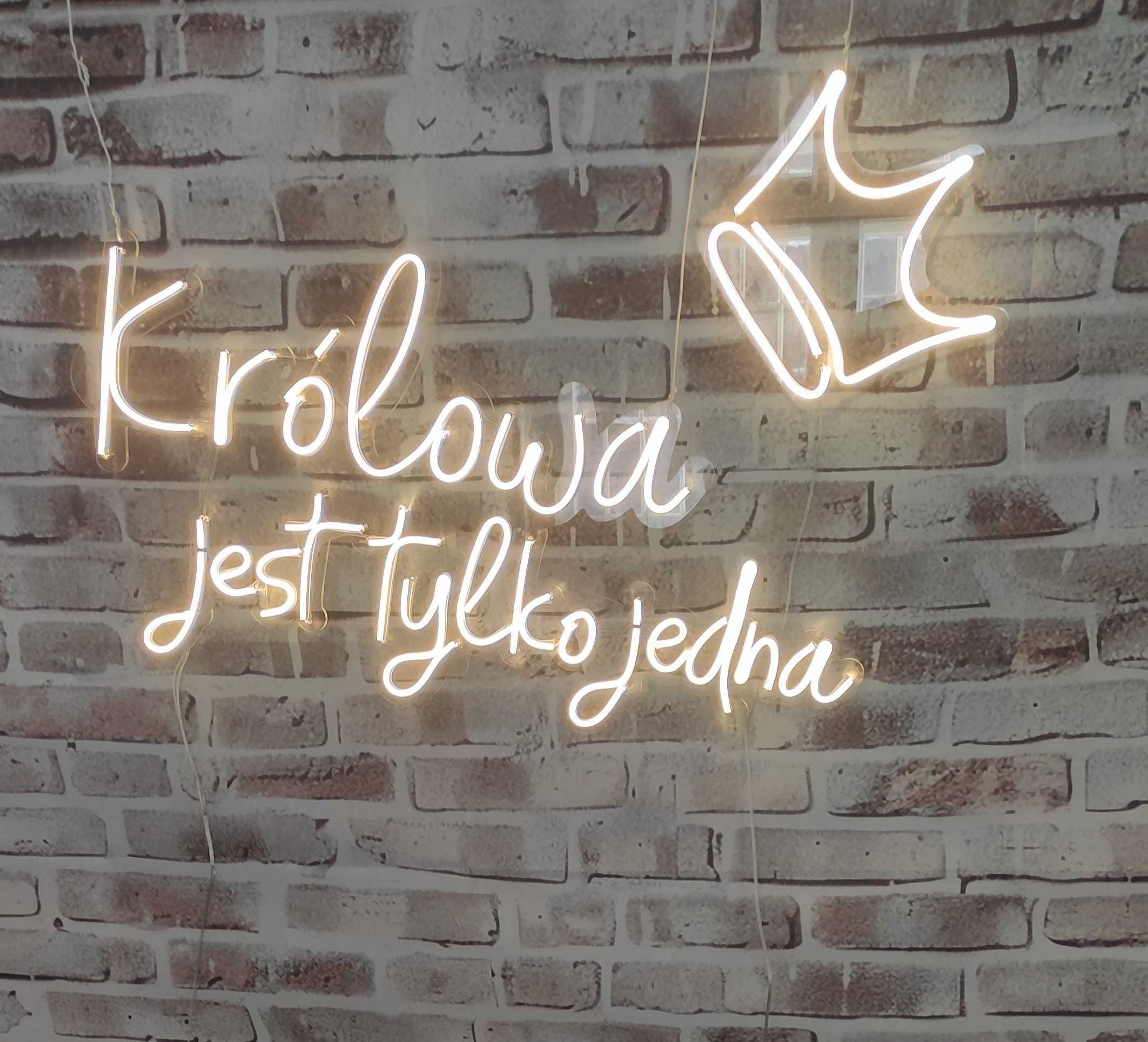 neon, Królowa jest tylko jedna
