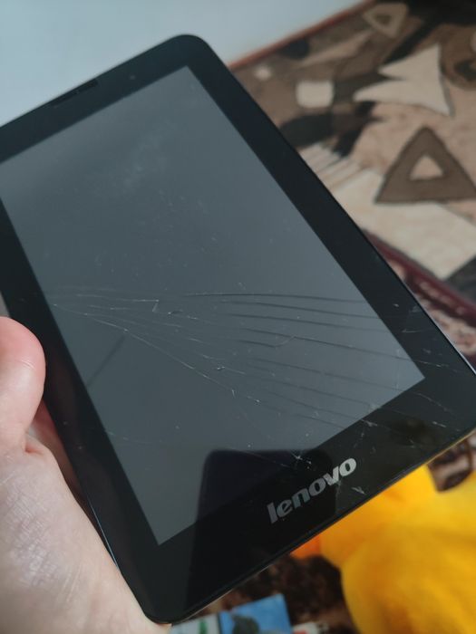 Продам планшет на запчастини lenovo