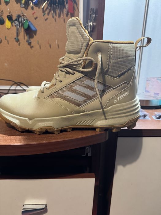 Ботинки Adidas зимние