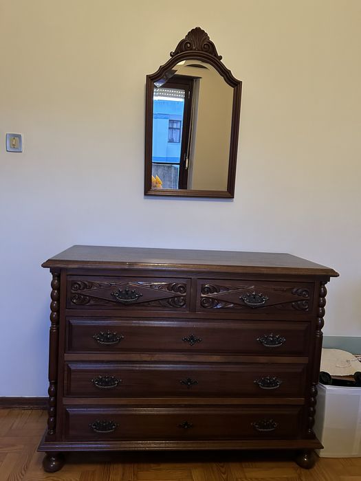 Cómoda antiga de quarto