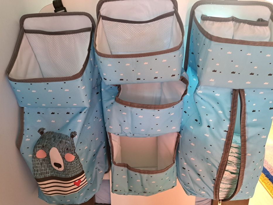 Organizery na łóżeczko