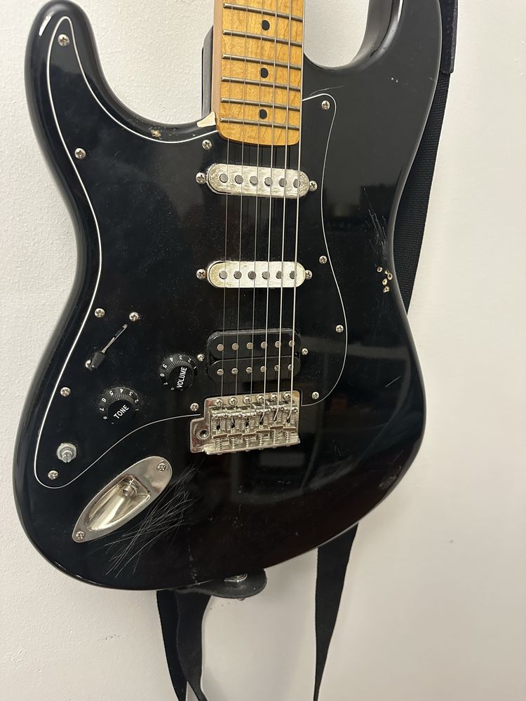 fender squier stratocaster