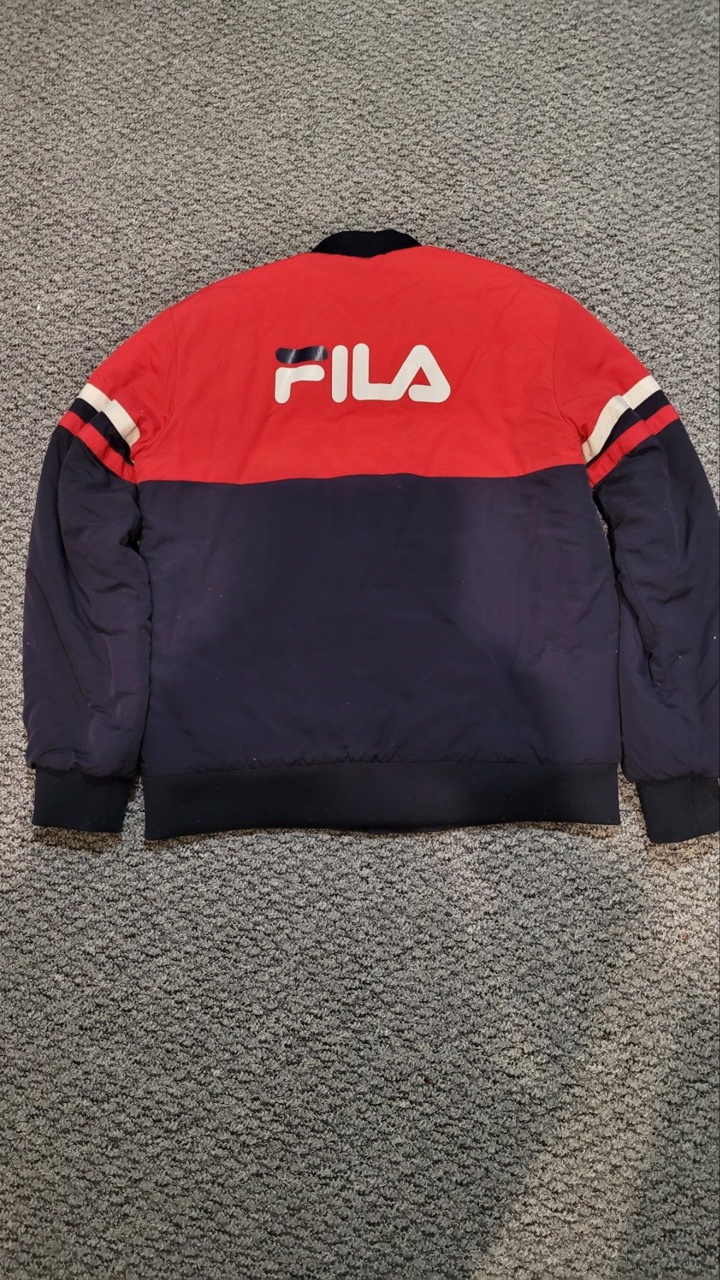 Куртка бренд FILA