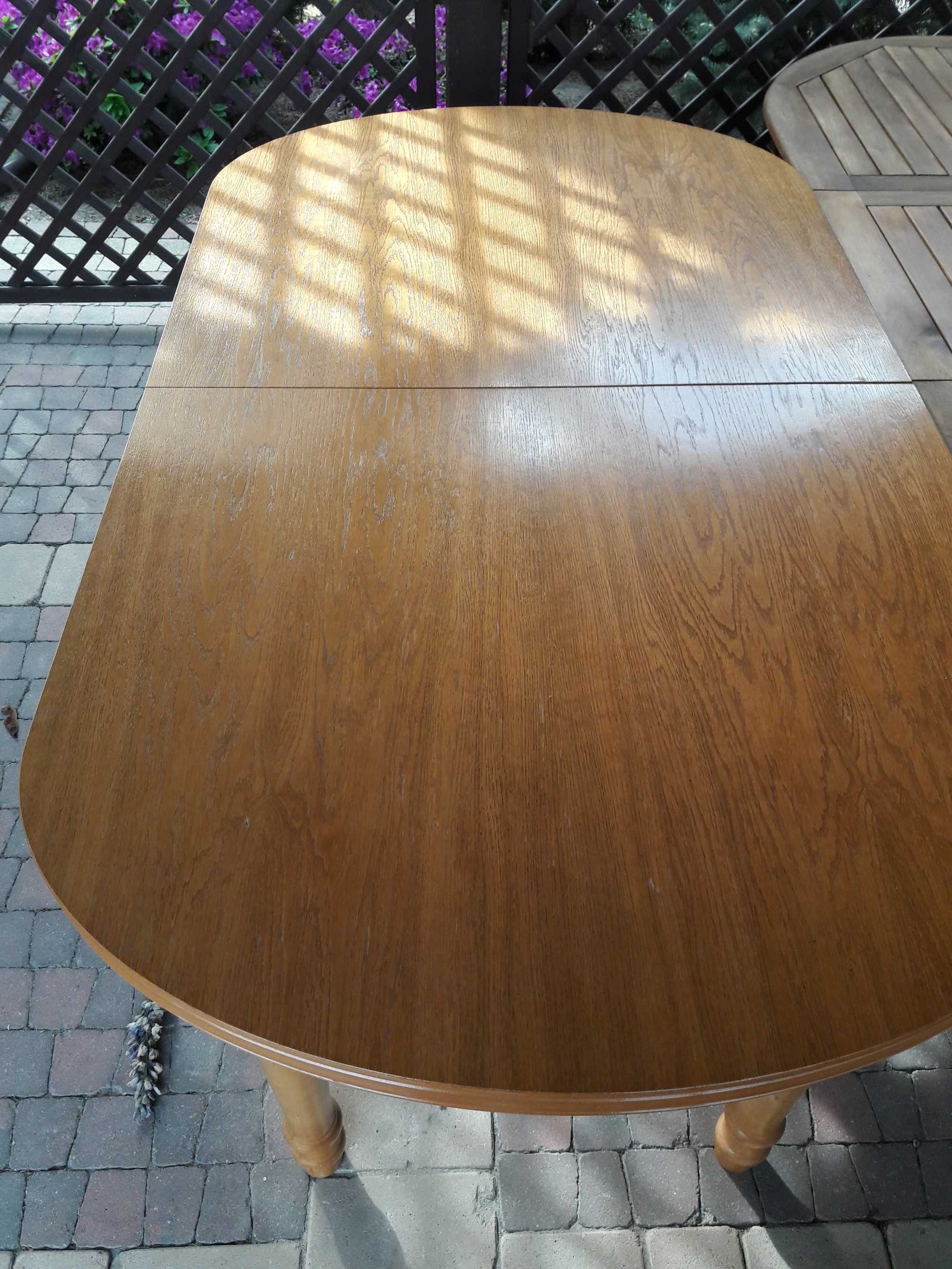 Stół drewniany i 5 krzeseł