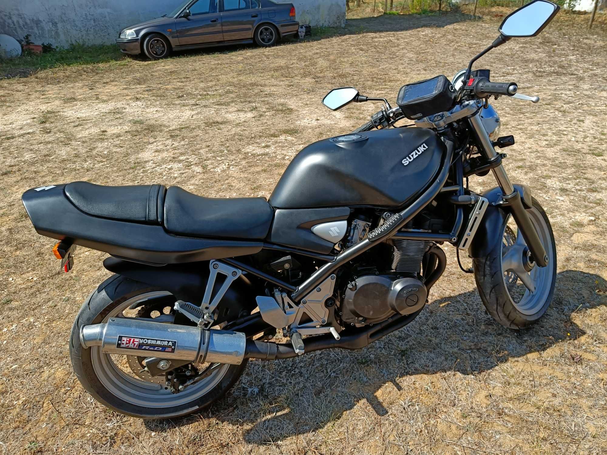 SUZUKI GSF 400 Reconstruida